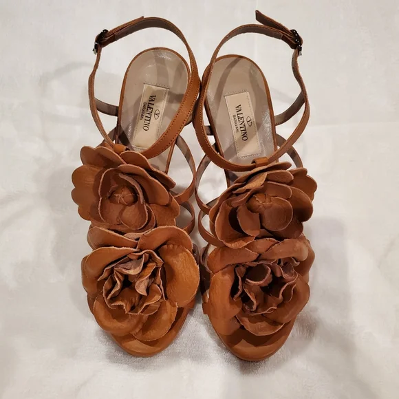 Valentino Garavani Tan Leather High-heeled Sandals - Picture 6 of 10